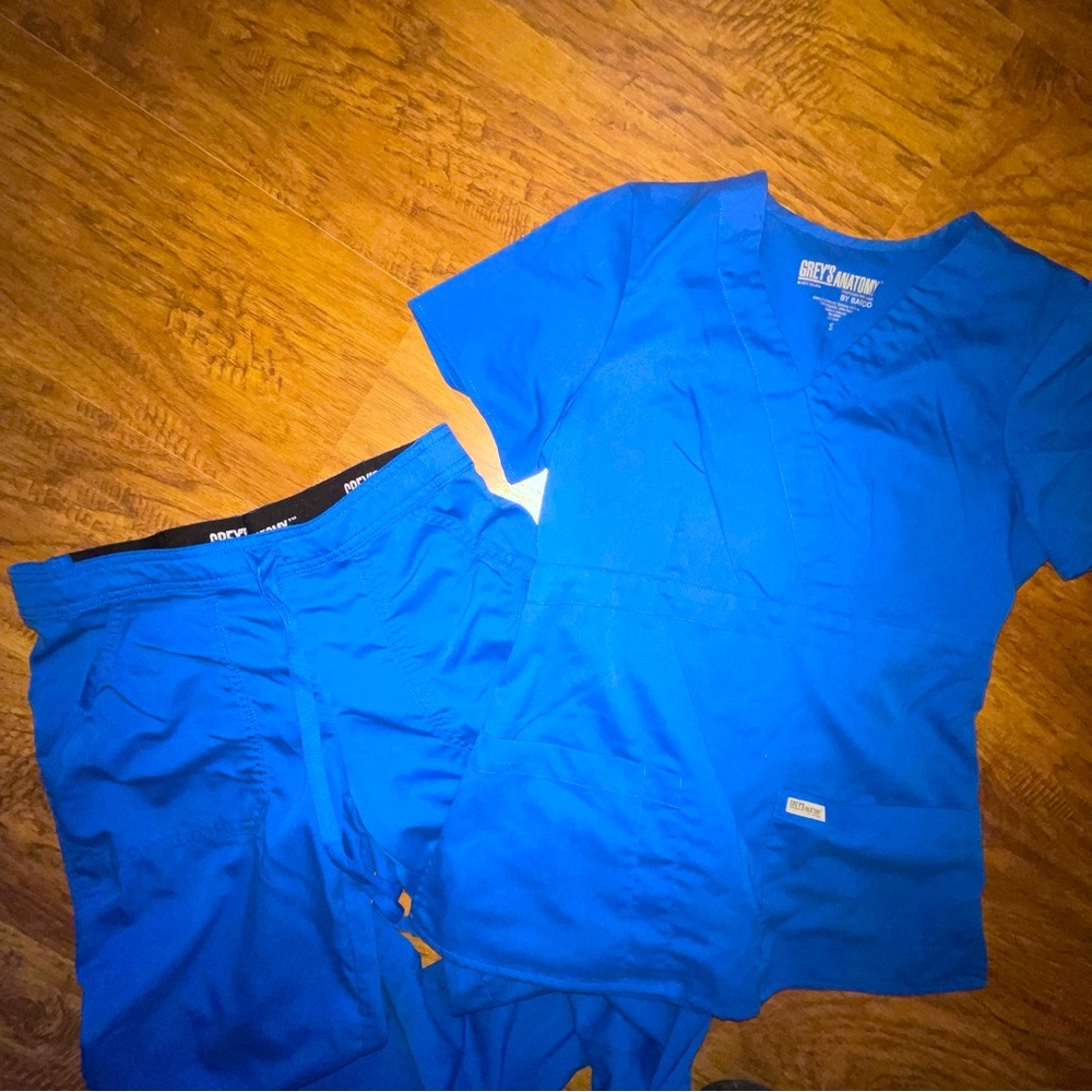 Grey's Anatomy Scrubs Set!